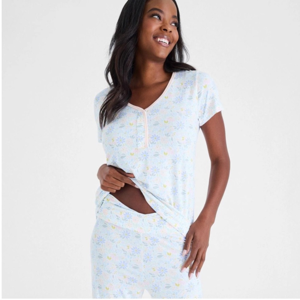 Magnetic Me women’s pj set
